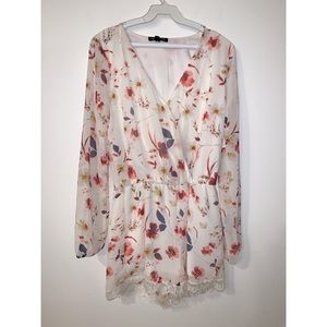 SOCIALITE - Floral Romper - Size Small
